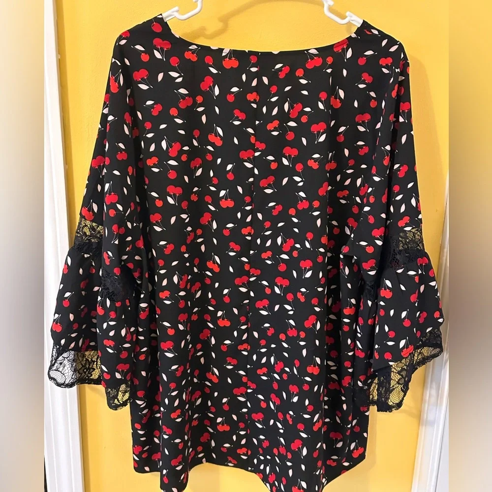 NWT Lane Bryant cherry print top cherries 18/20 - Picture 2 of 5